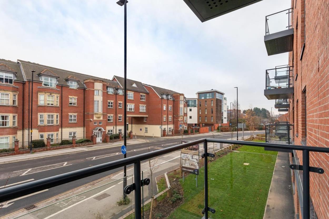 Apartment Modern And Stylish 2 Bedroom York